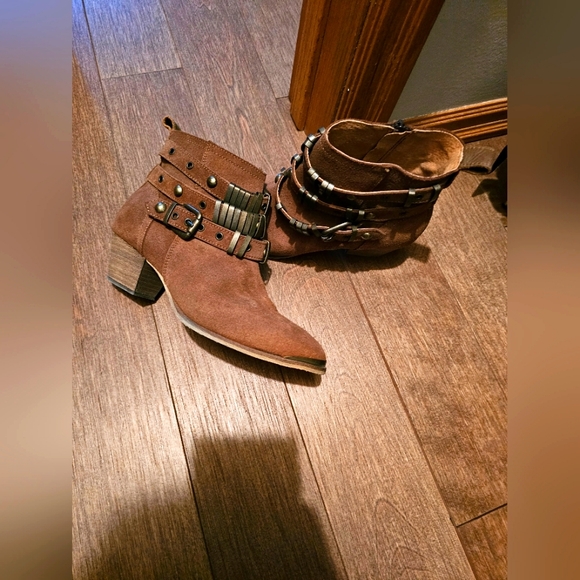 Booties Cowboy Style- Aldo Size 39 - Picture 1 of 6